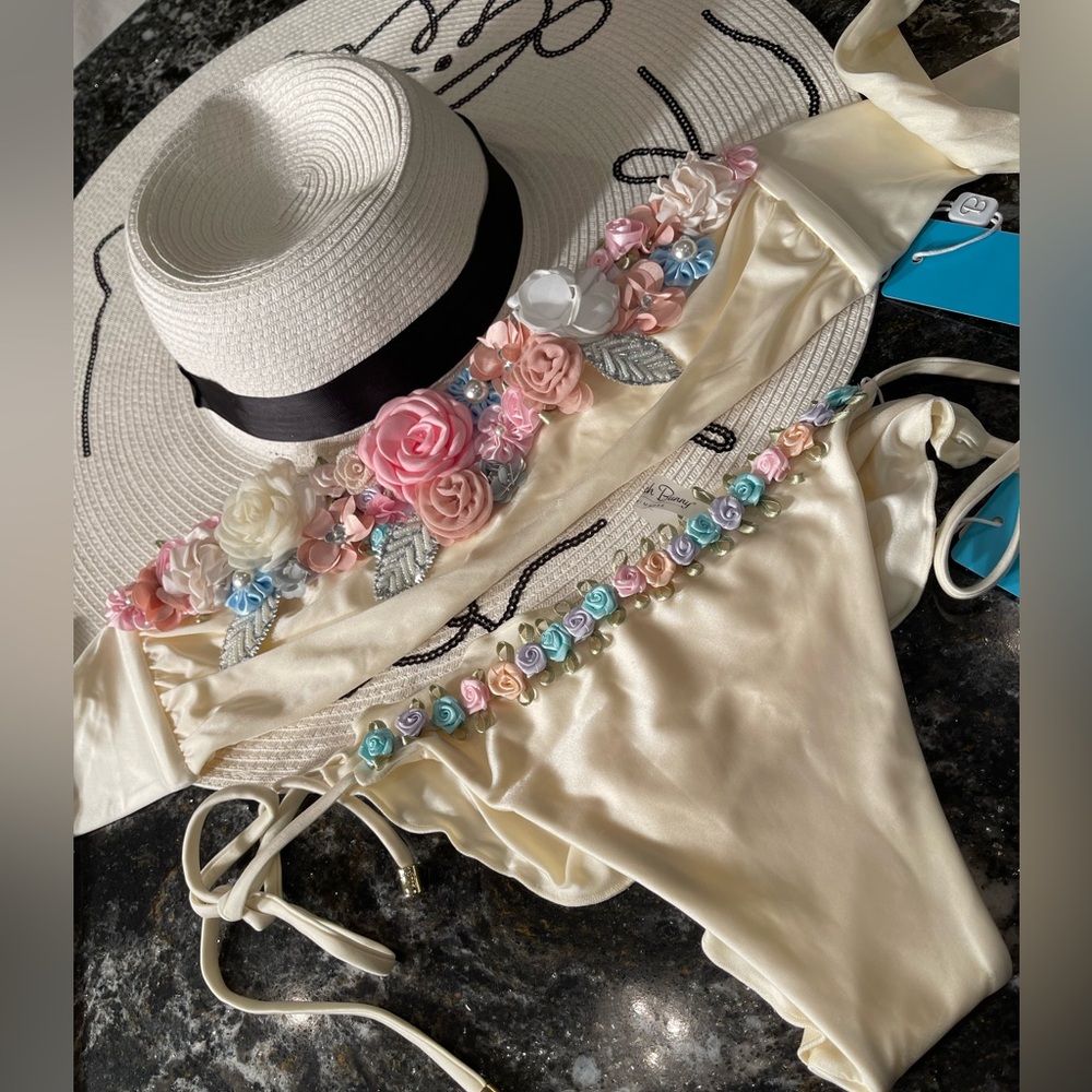 NWT beach bunny bikini L top ;XL bottoms mint condition SECRET GARDEN - Picture 7 of 12
